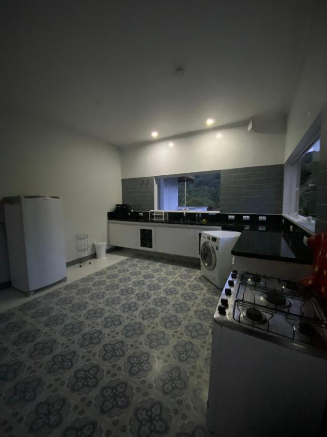 Casa Mani Bed & Breakfast Убатуба Екстериор снимка